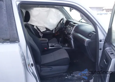 2016 Toyota 4Runner Sr5 z USA, uszkodzony, nr VIN JTEBU5JR4G5330529